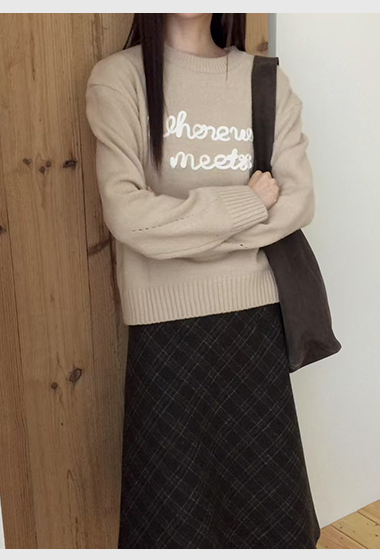 B41.可愛英文半立體繡字毛衣