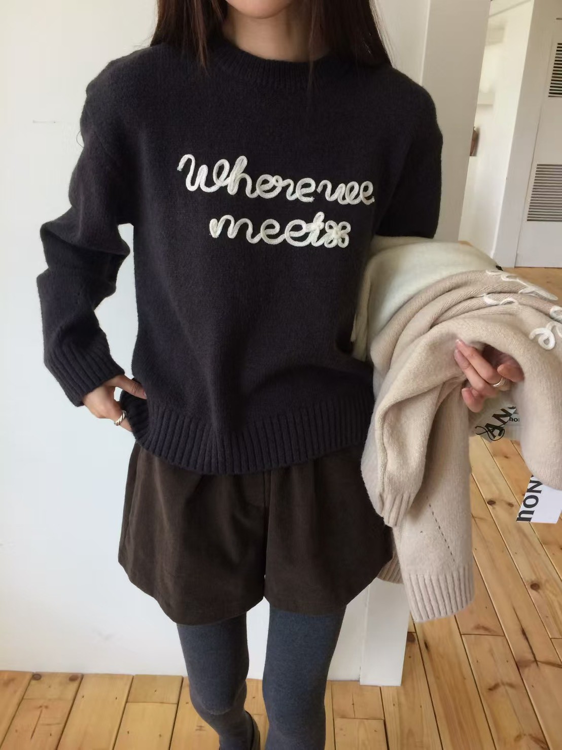 B41.可愛英文半立體繡字毛衣