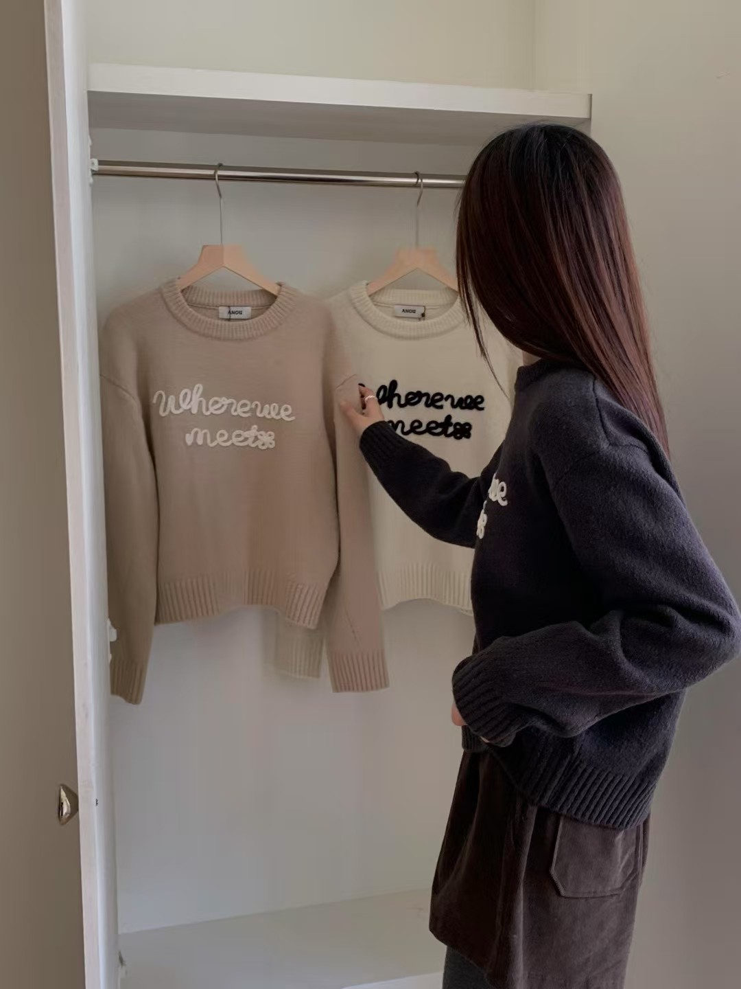 B41.可愛英文半立體繡字毛衣