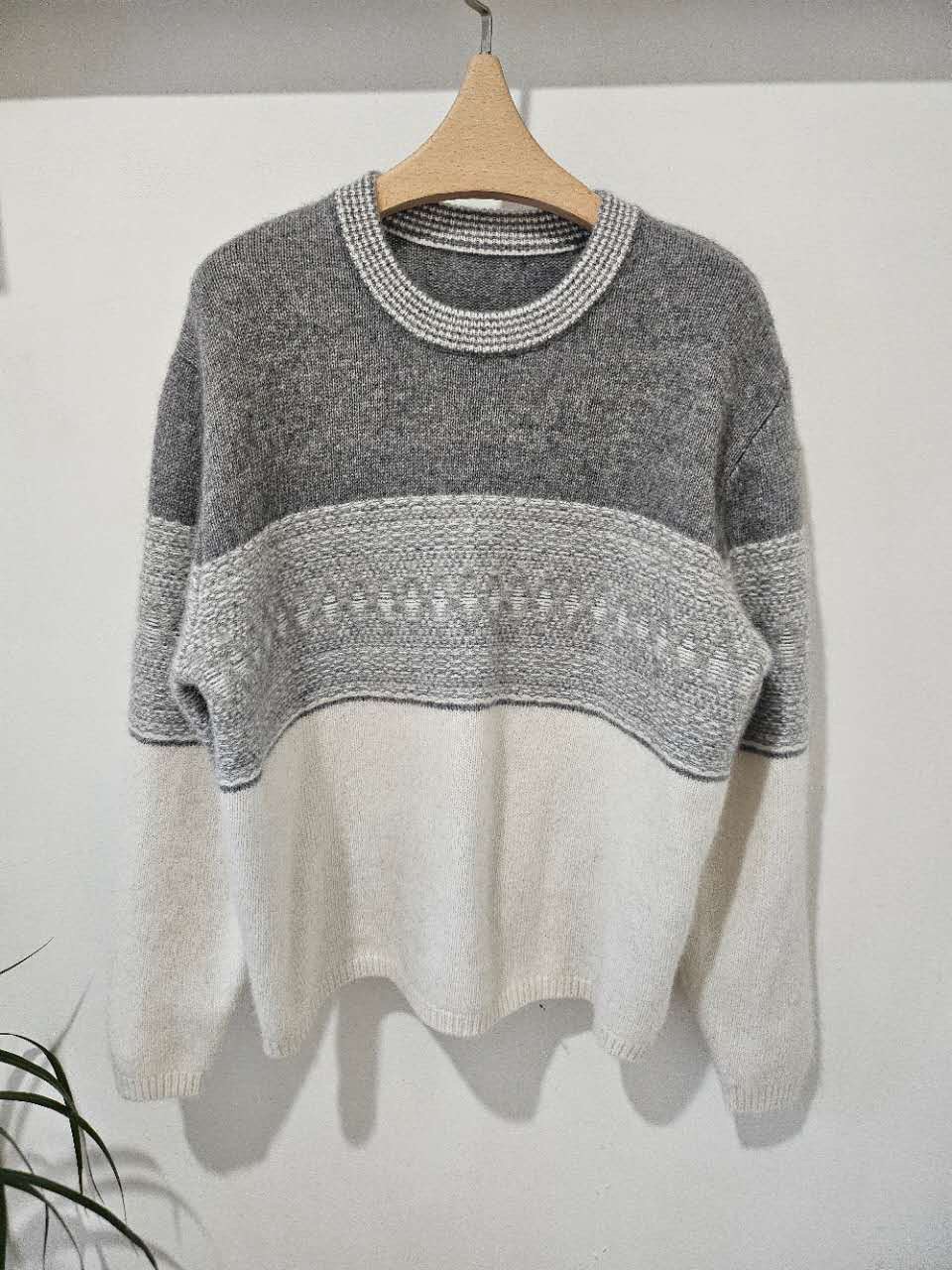 B64.星星家芝麻雪糕圖騰毛衣