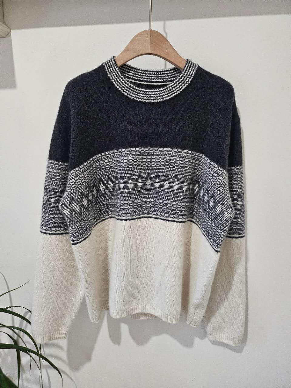 B64.星星家芝麻雪糕圖騰毛衣