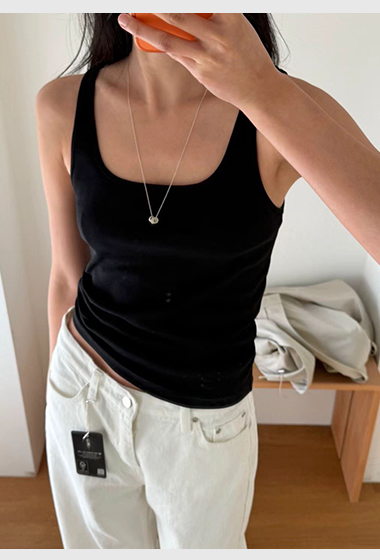 B22.瘦瘦歐膩圓弧方領顯瘦小背心