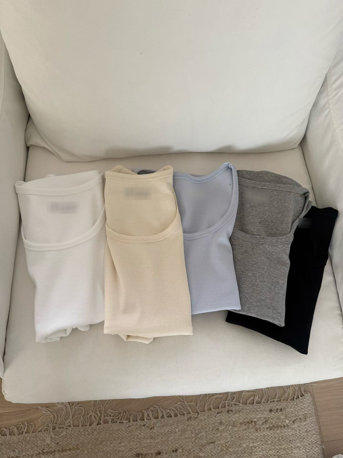 B36.基本寬肩淡雅背心