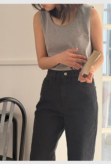 B36.基本寬肩淡雅背心