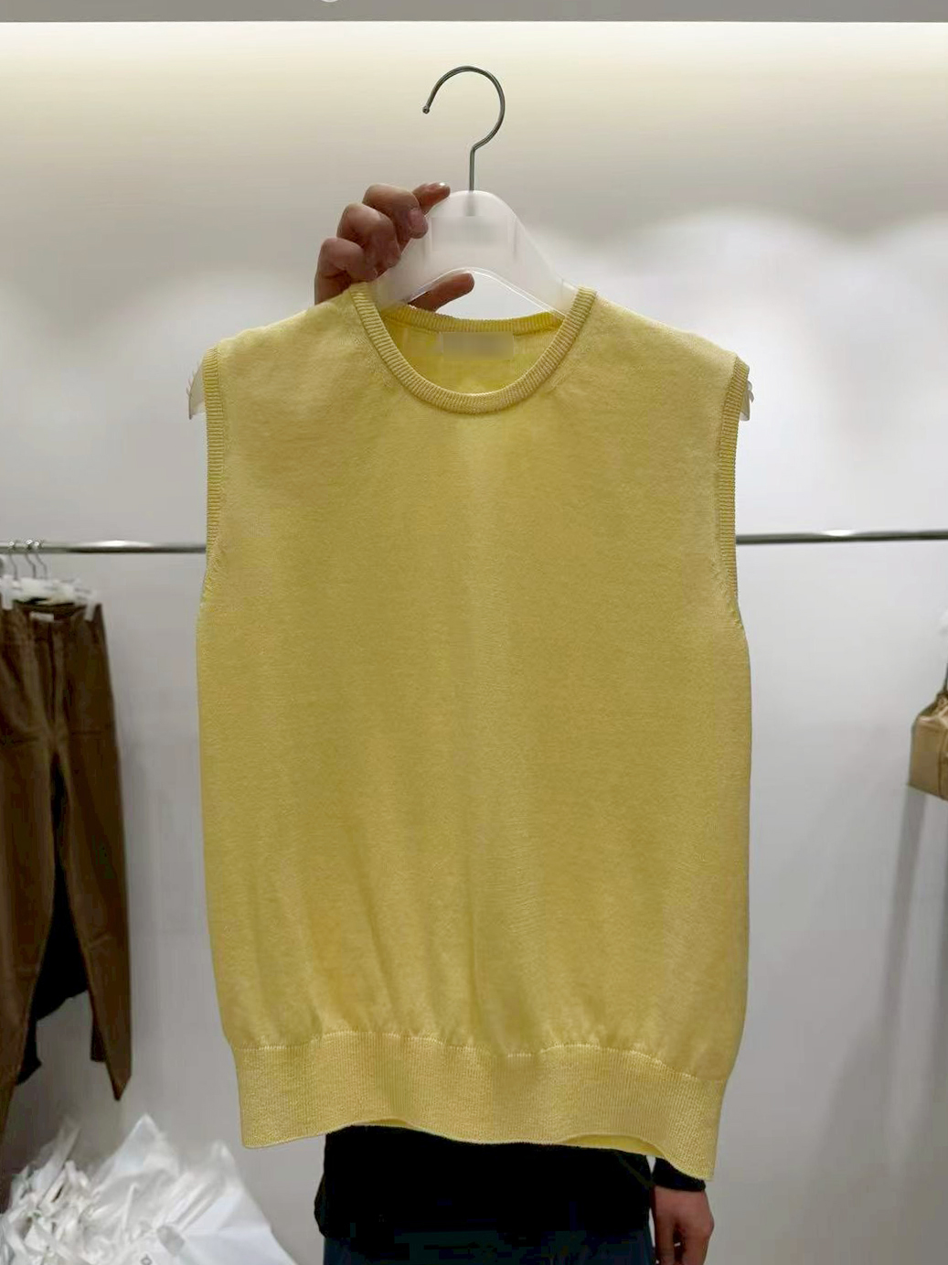 B43.質感家圓領雅致針織背心