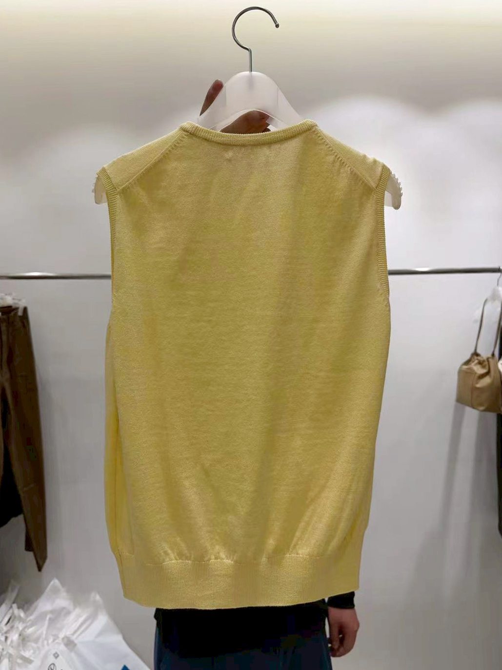 B43.質感家圓領雅致針織背心