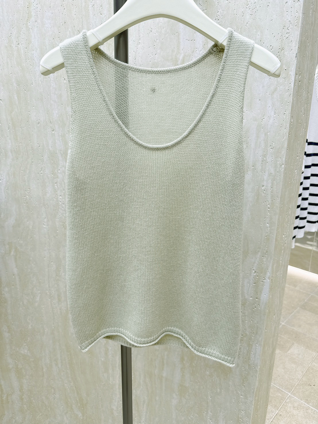 B07.優雅慵懶U領針織背心