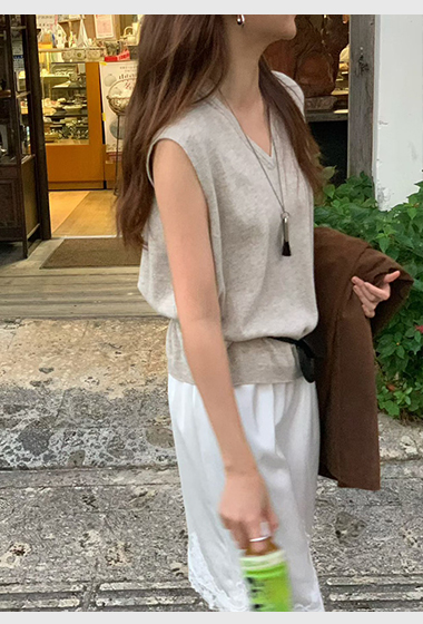 A09.大V家百搭V領針織背心