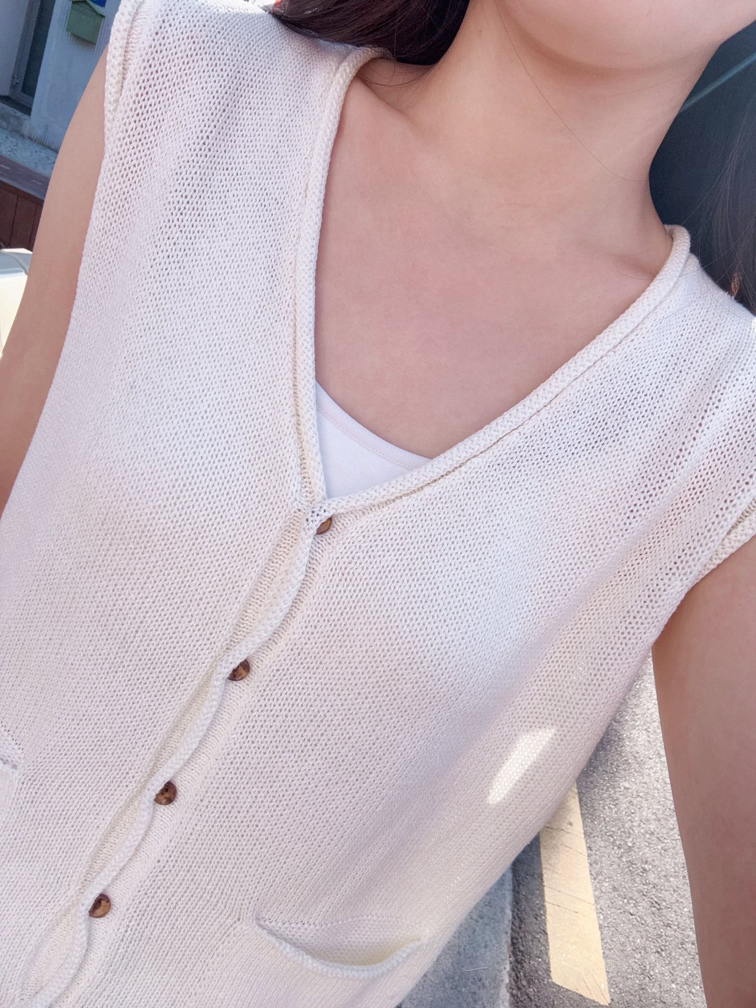 A73.V領小排釦雙口袋背心