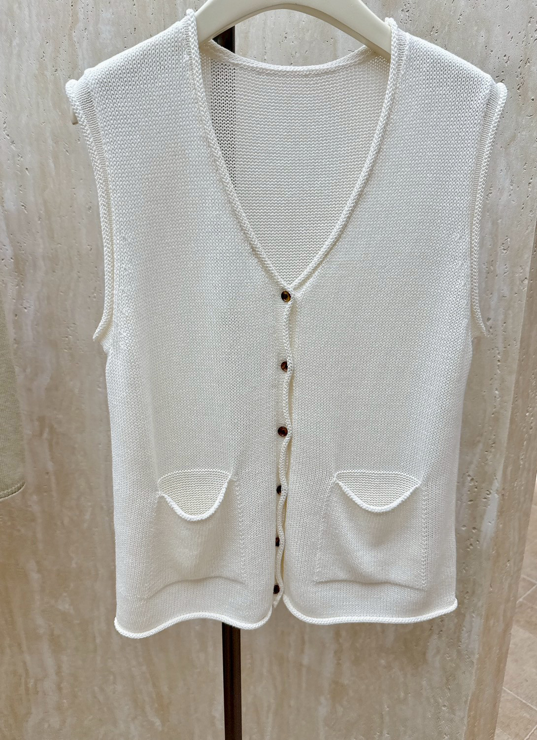 A73.V領小排釦雙口袋背心