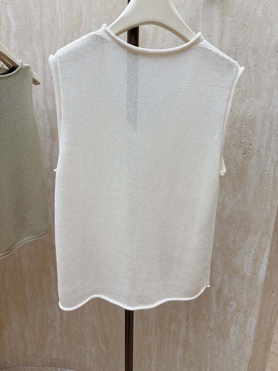 A73.V領小排釦雙口袋背心