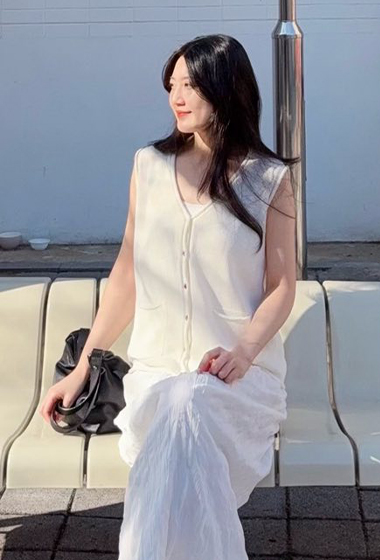 A73.V領小排釦雙口袋背心