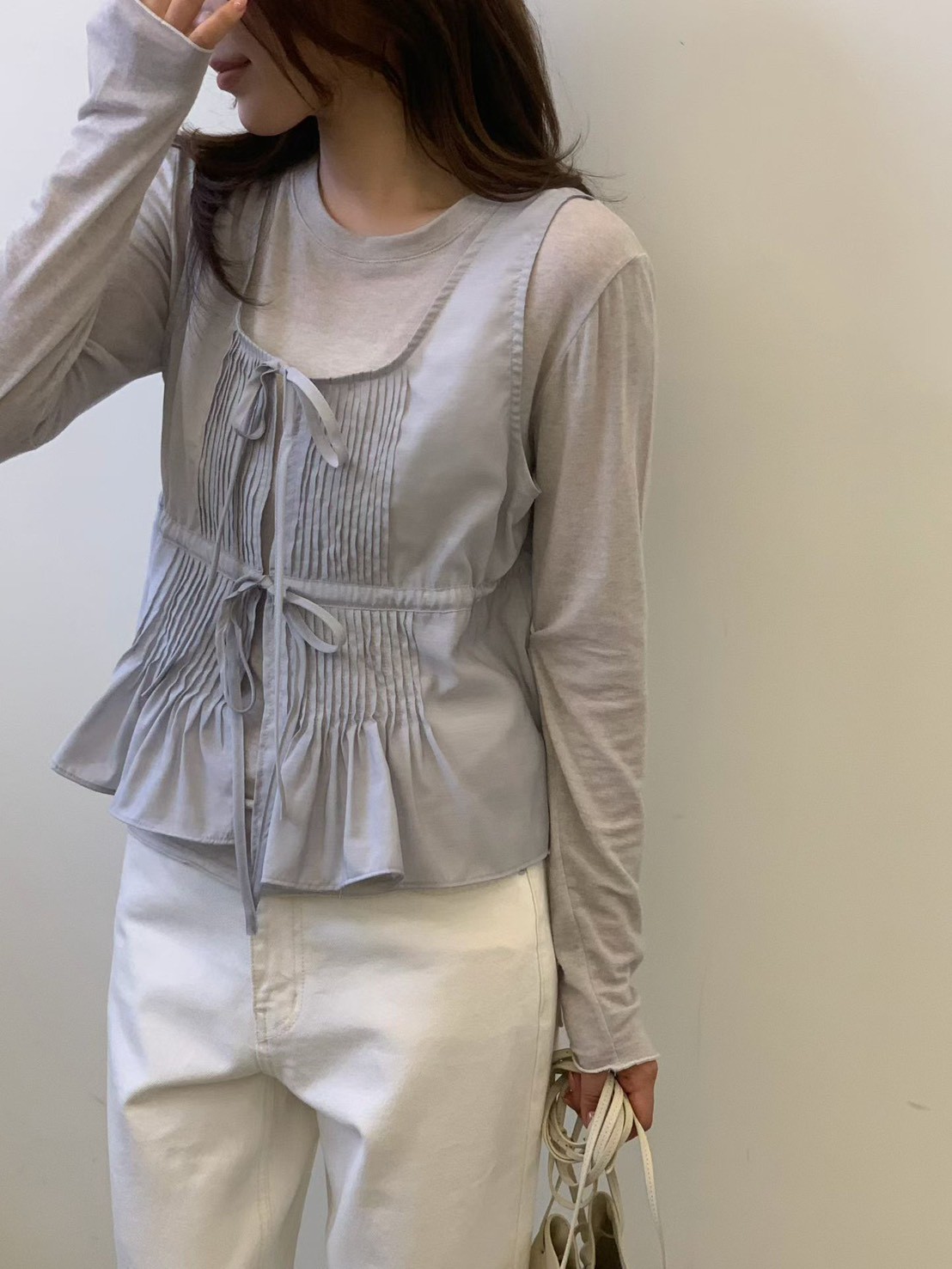A24.質感家可愛壓褶剪接背心