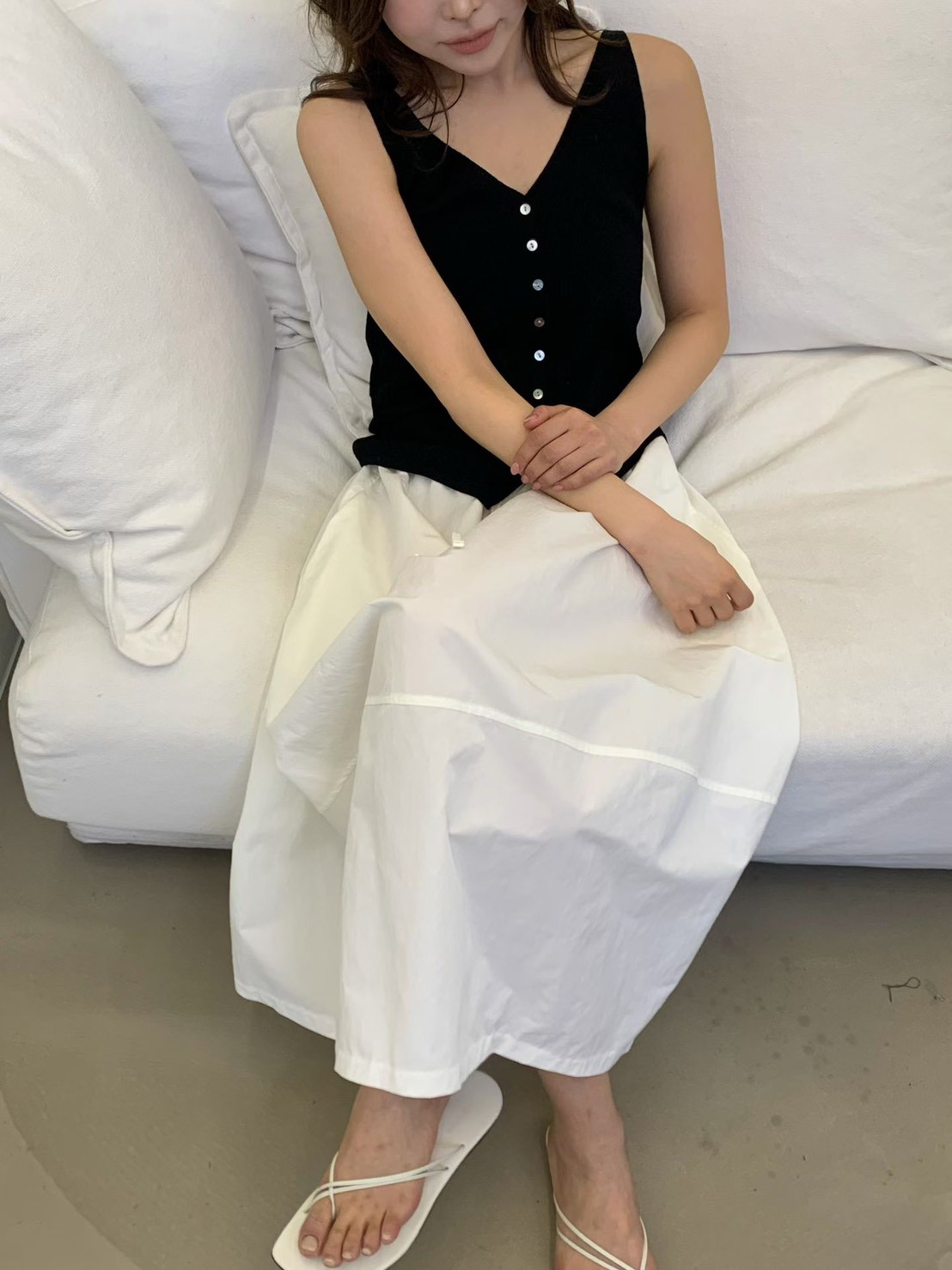 B08.質感家大V領排釦針織背心