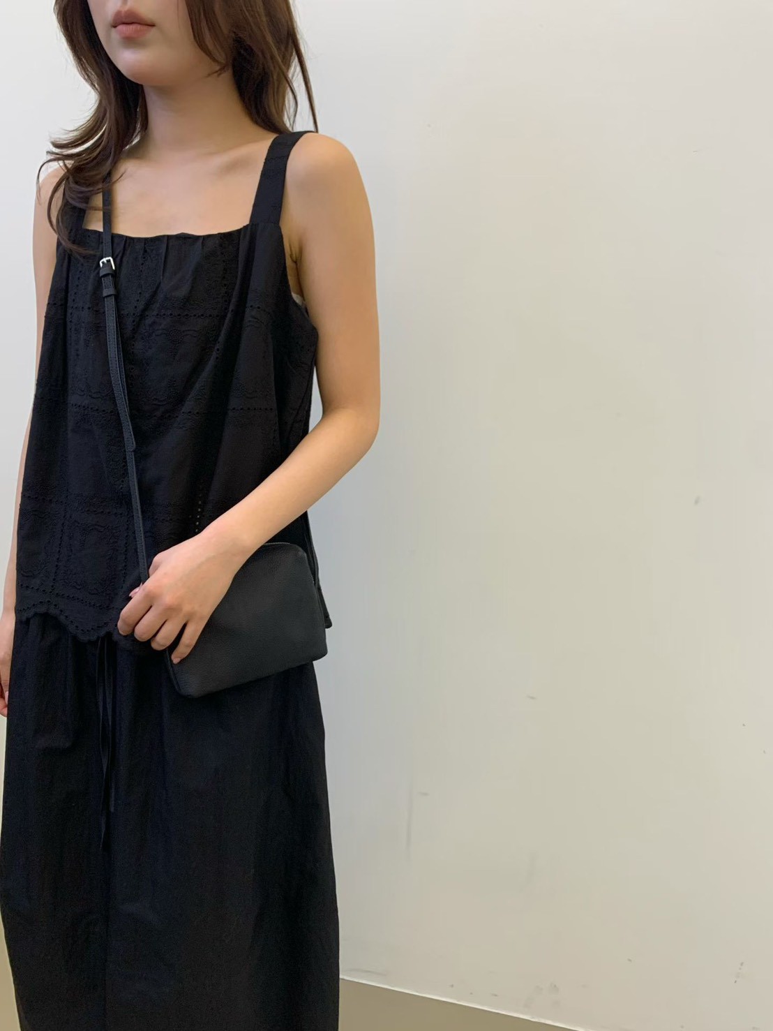 B16.質感家甜美緹花背心