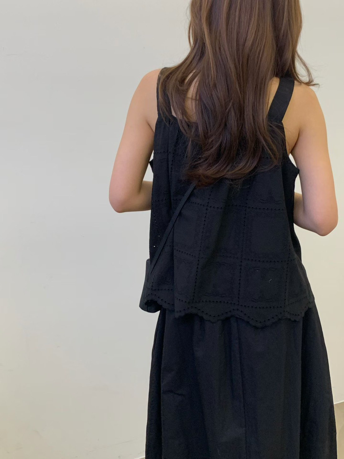 B16.質感家甜美緹花背心