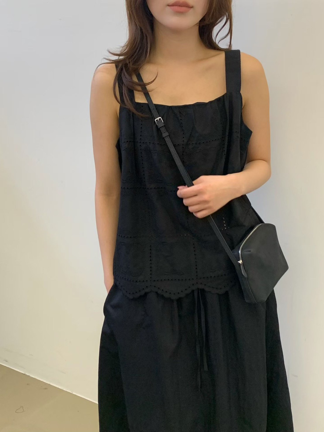 B16.質感家甜美緹花背心