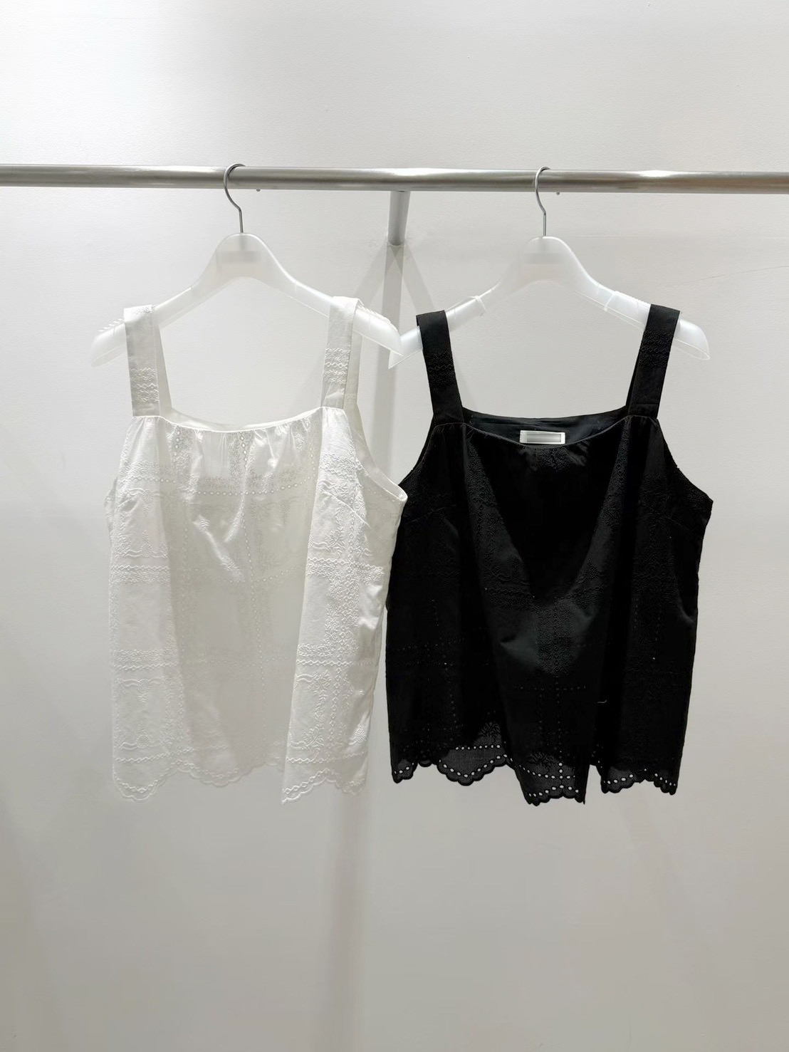 B16.質感家甜美緹花背心