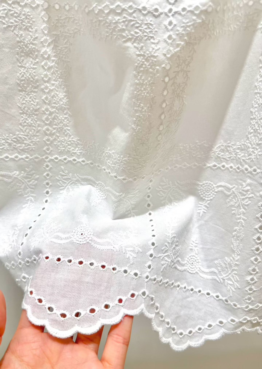 B16.質感家甜美緹花背心