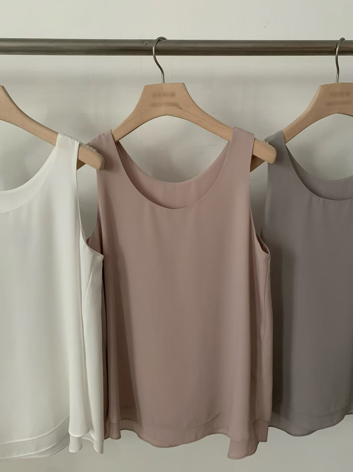 B26.甜美雙層下擺背心