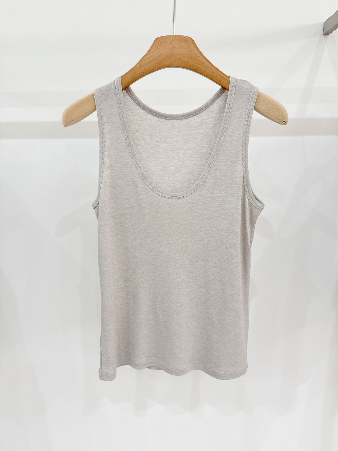 A03.氣質柔軟天絲背心