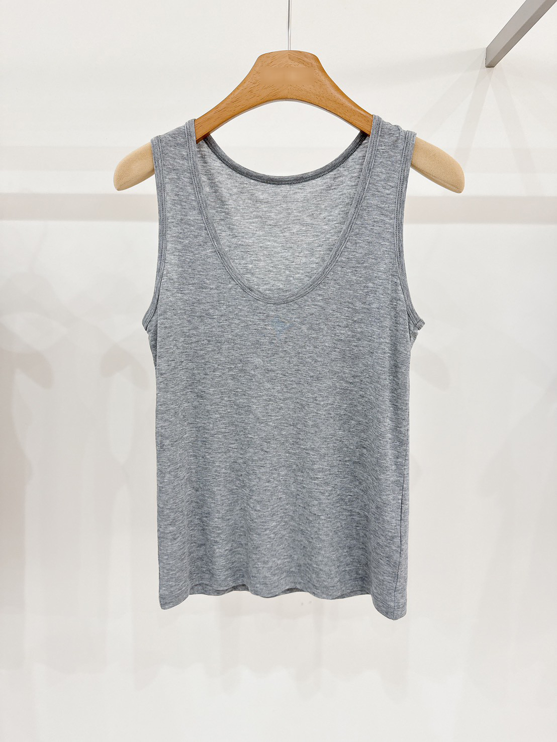 A03.氣質柔軟天絲背心