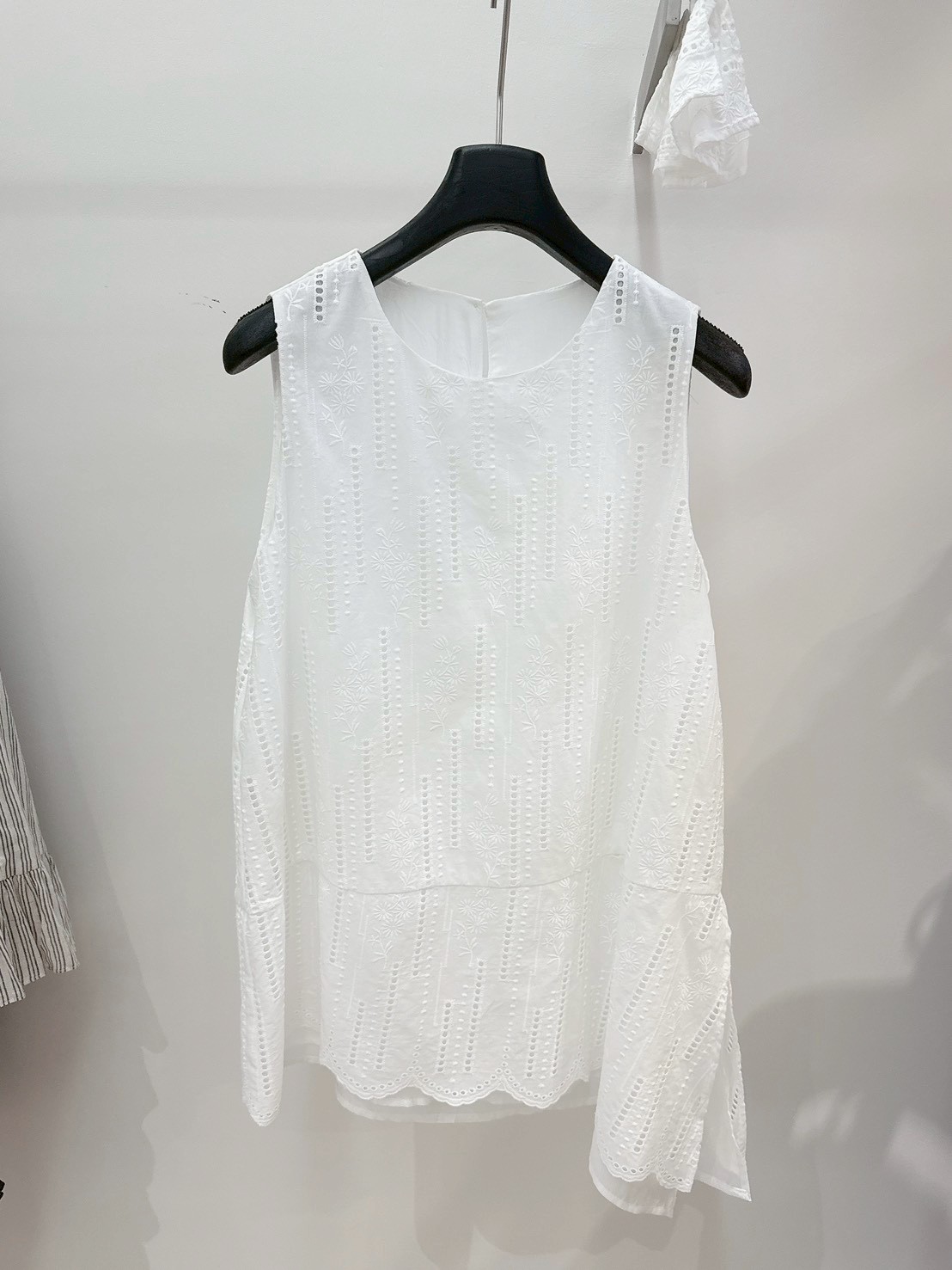 B43.洞洞緹花長版背心(附髮帶)