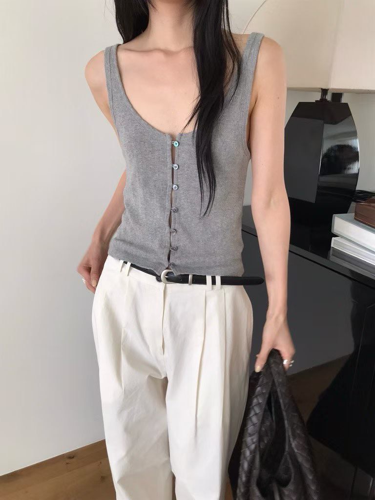 B83.小V家好搭配針織釦背心
