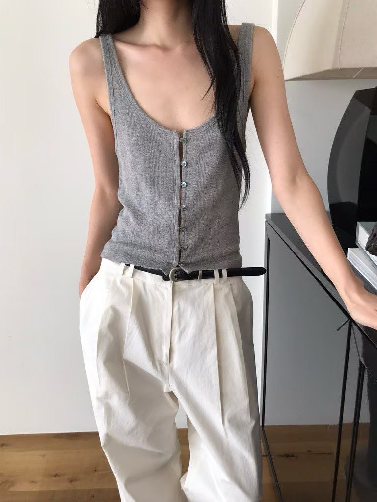 B83.小V家好搭配針織釦背心