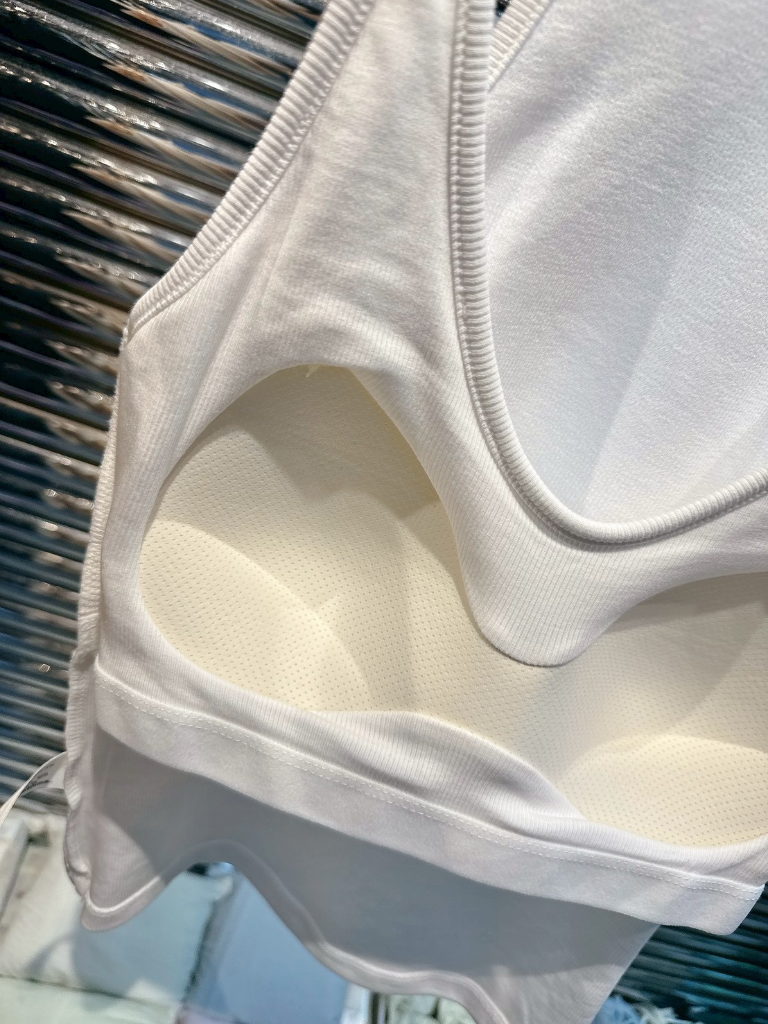 A20.遮背好搭BRA TOP