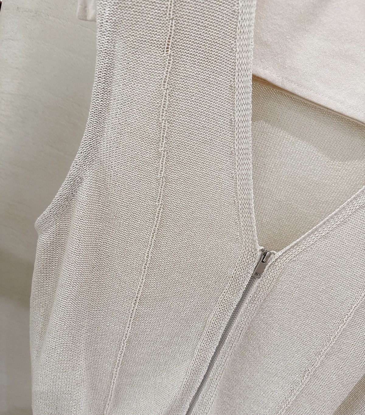 B16.初夏拉鍊薄針織背心