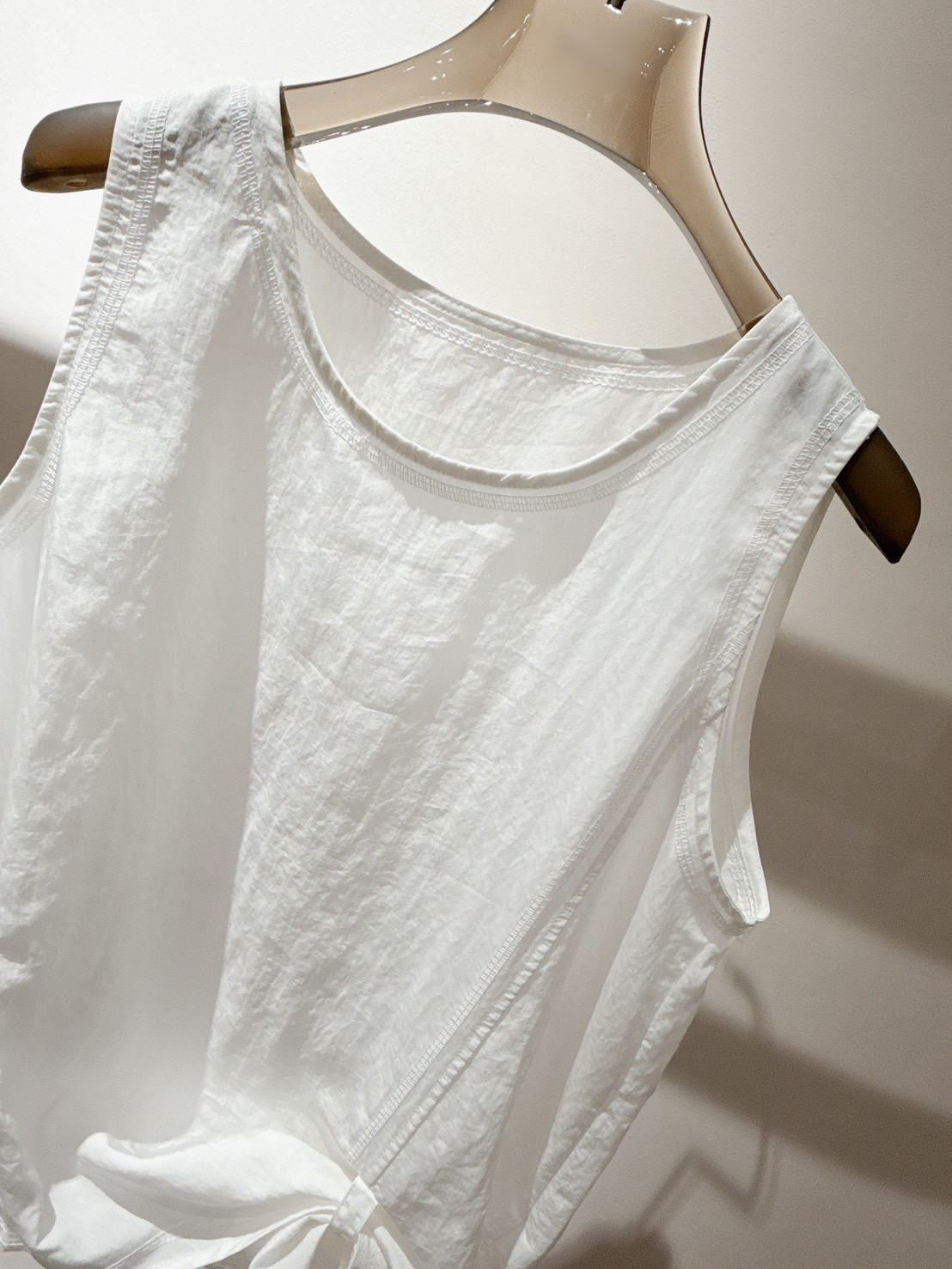 A02.側三角巾設計感背心