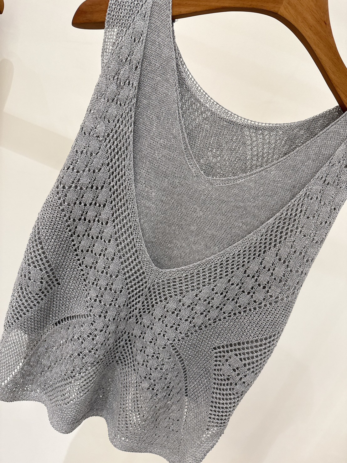 A11.漂亮菱格勾花針織背心