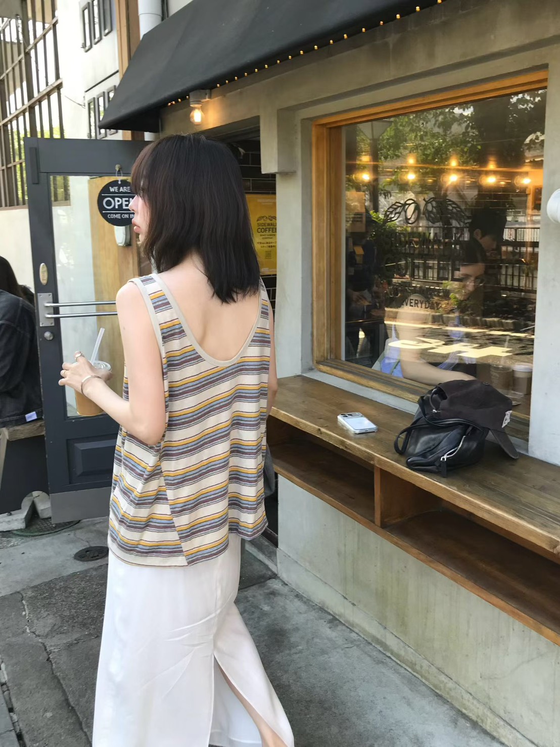 A14.小V家大地條紋背心