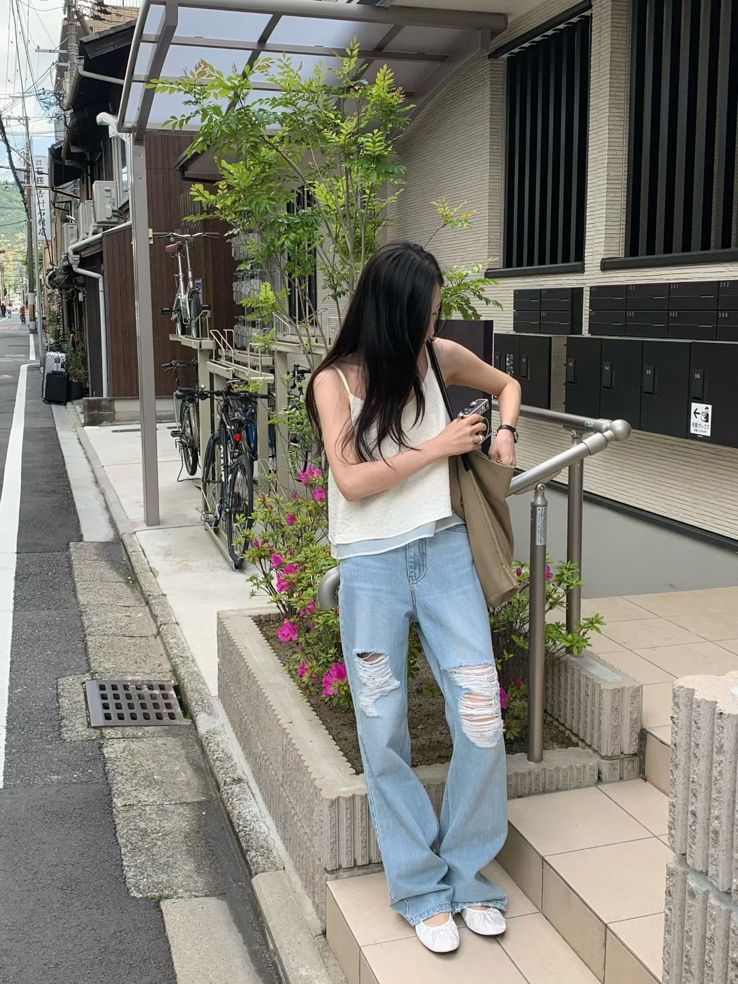 B05.大V家層次細肩帶背心