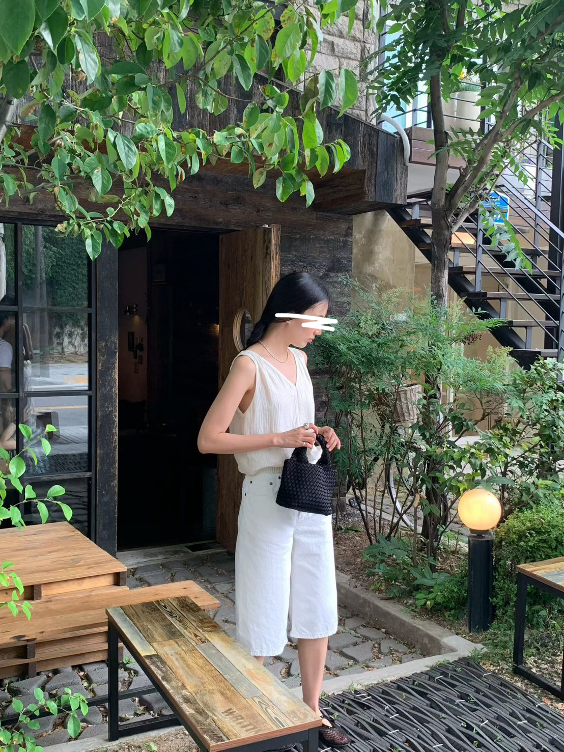 B47.清爽家V領下襬鬆緊背心