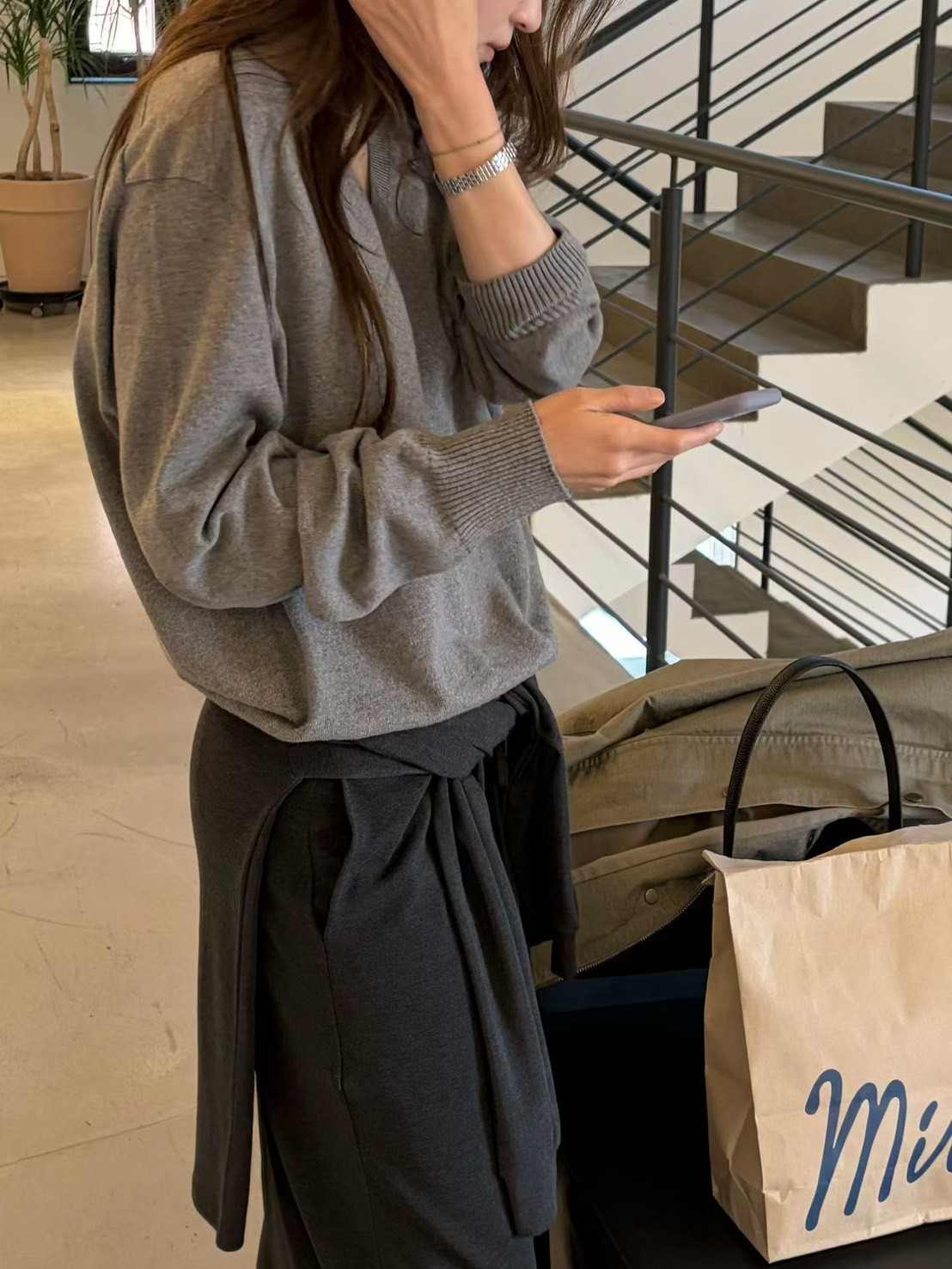 A07.纖瘦家春日V領無縫針織衫