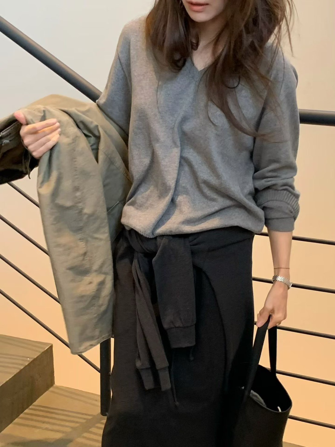 A07.纖瘦家春日V領無縫針織衫