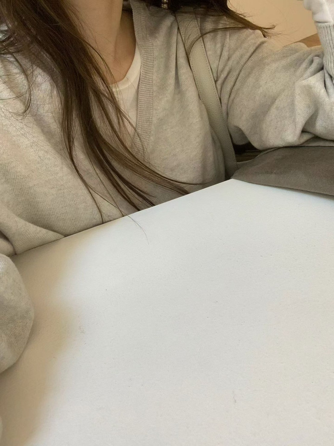 A07.纖瘦家春日V領無縫針織衫