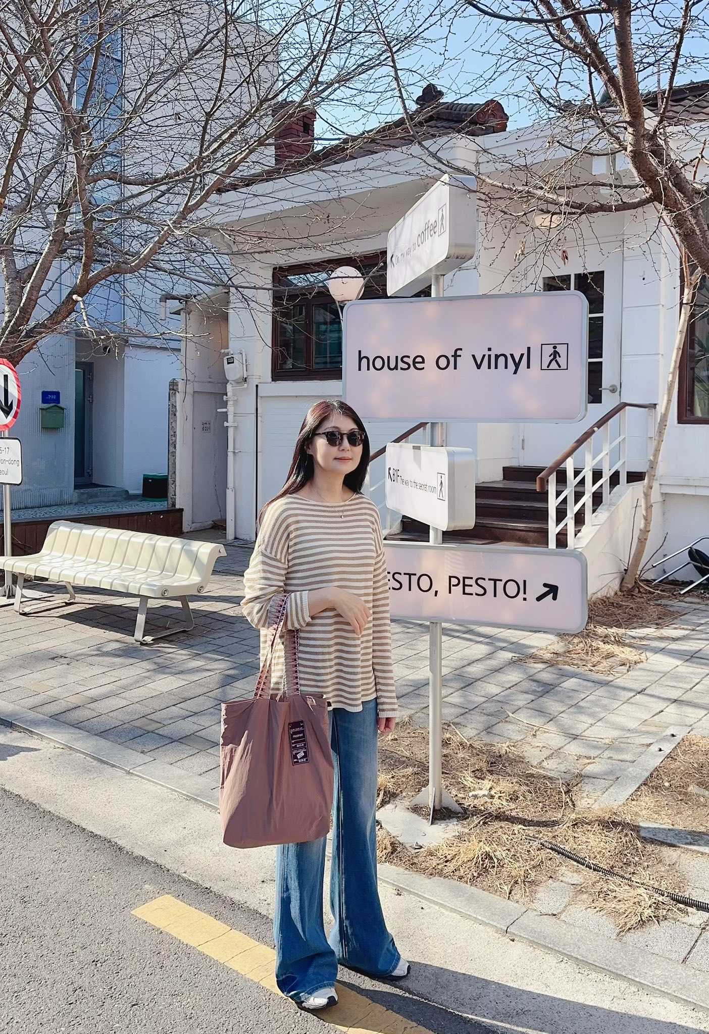 A72.條紋圓領落肩針織上衣