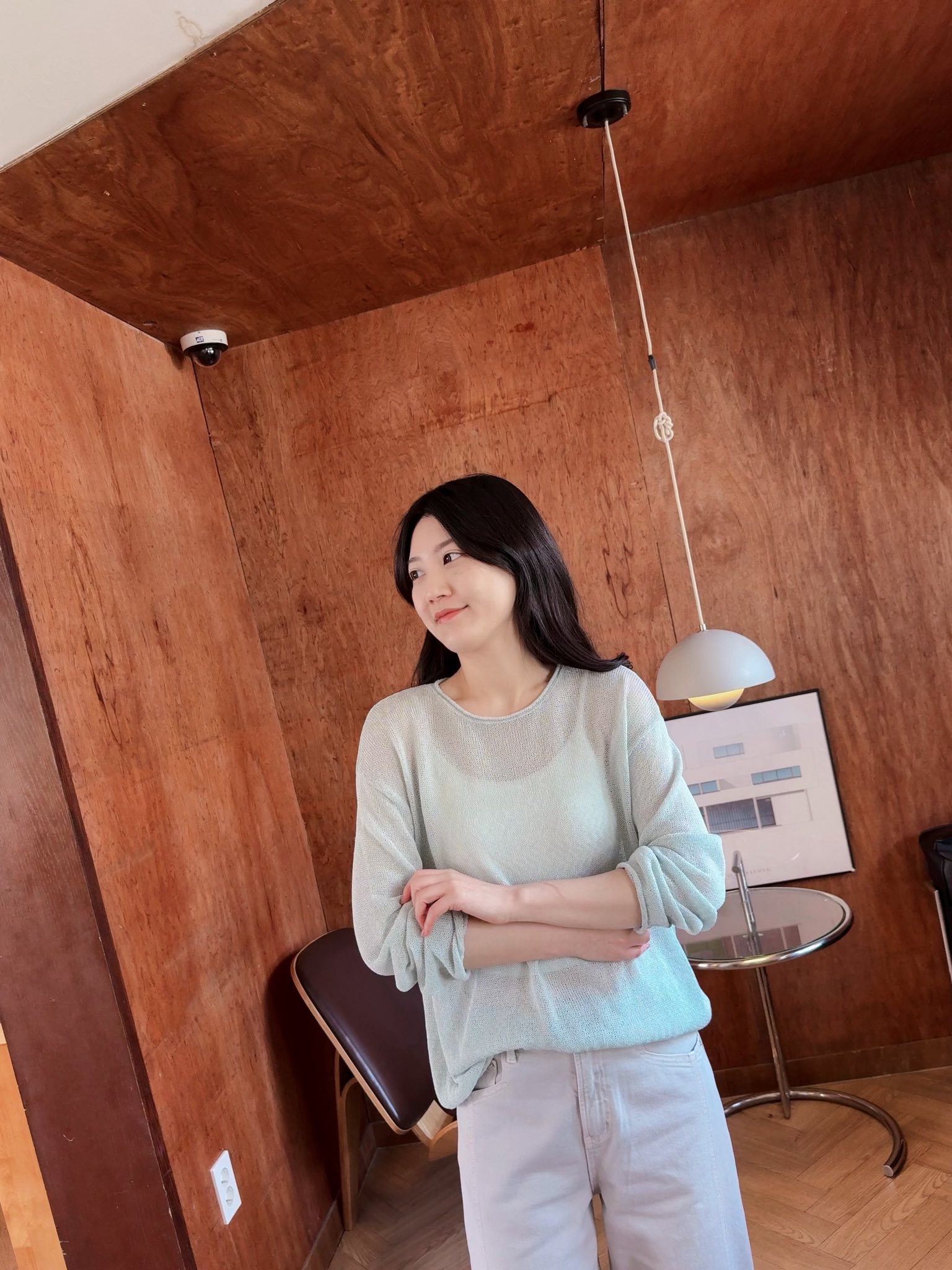 A75.捲邊圓領亞麻落肩針織上衣