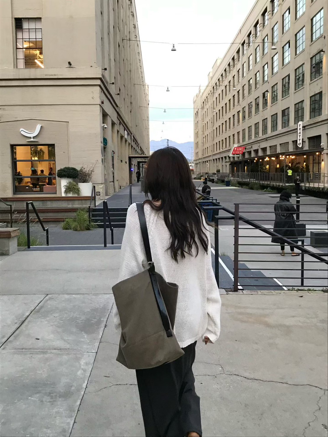 A94.小V家慵懶拉克蘭針織罩衫