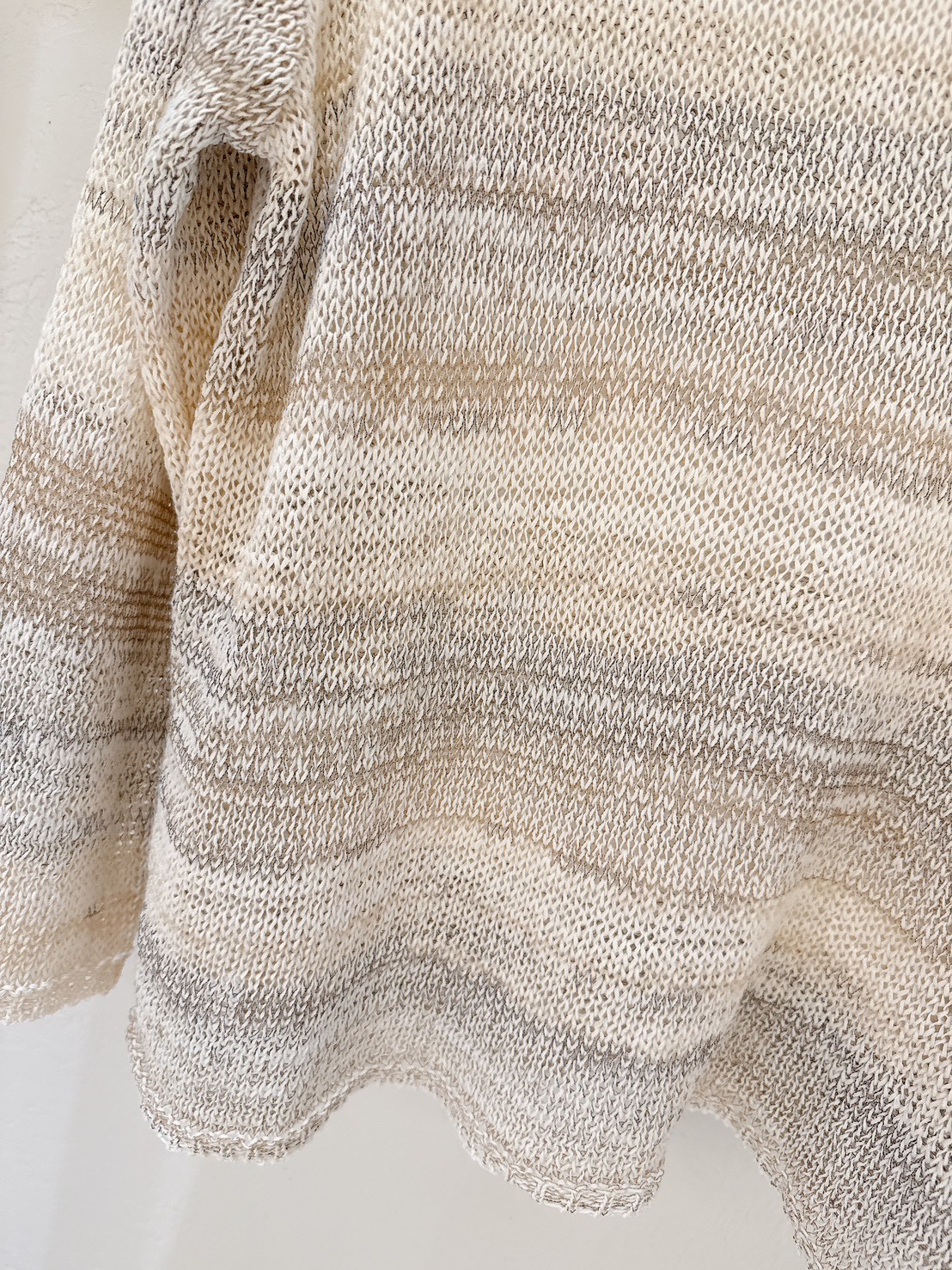 B101.淡雅漸層條紋針織衫