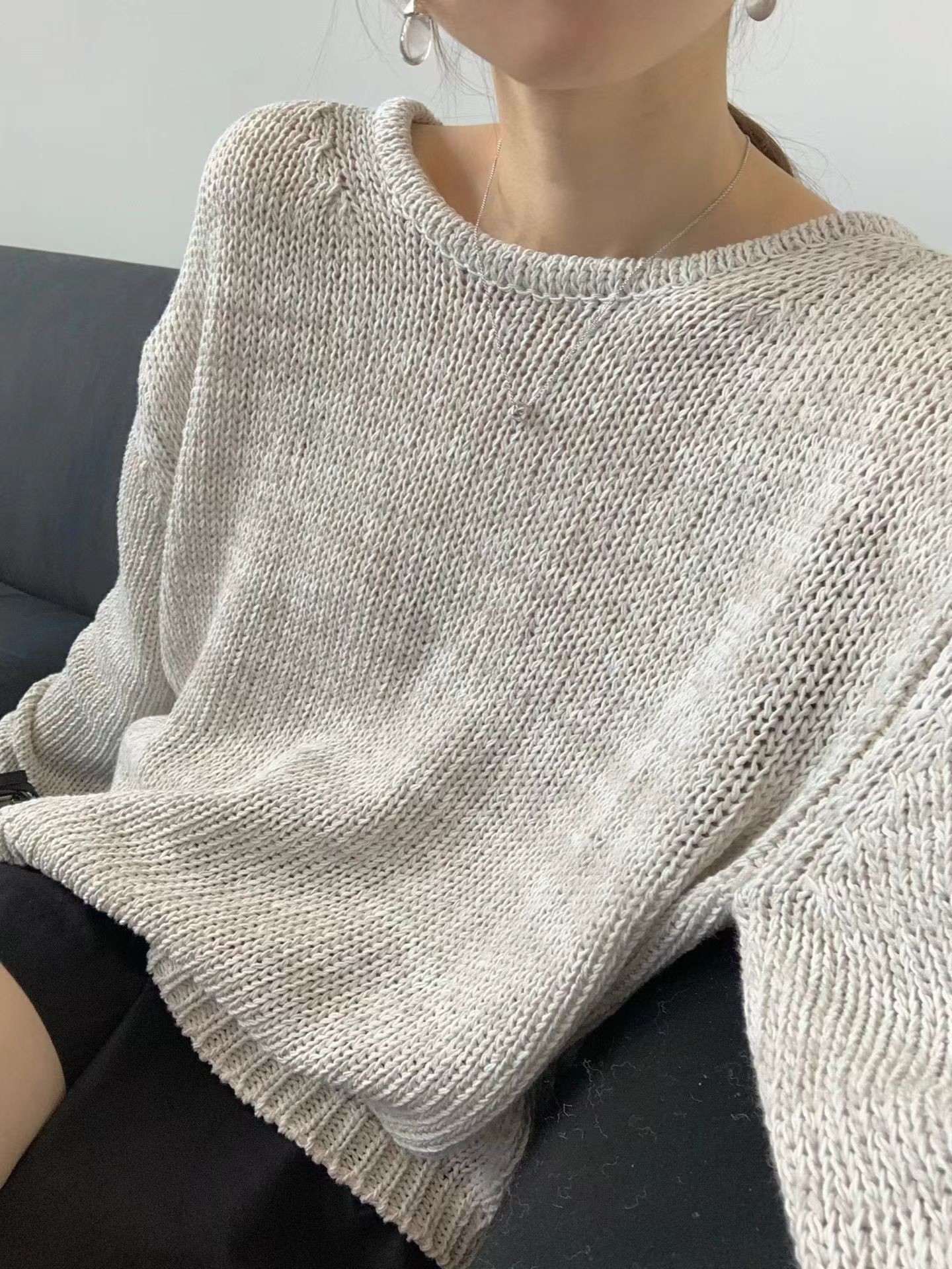 A16.顏值家圓領垂墜針織上衣