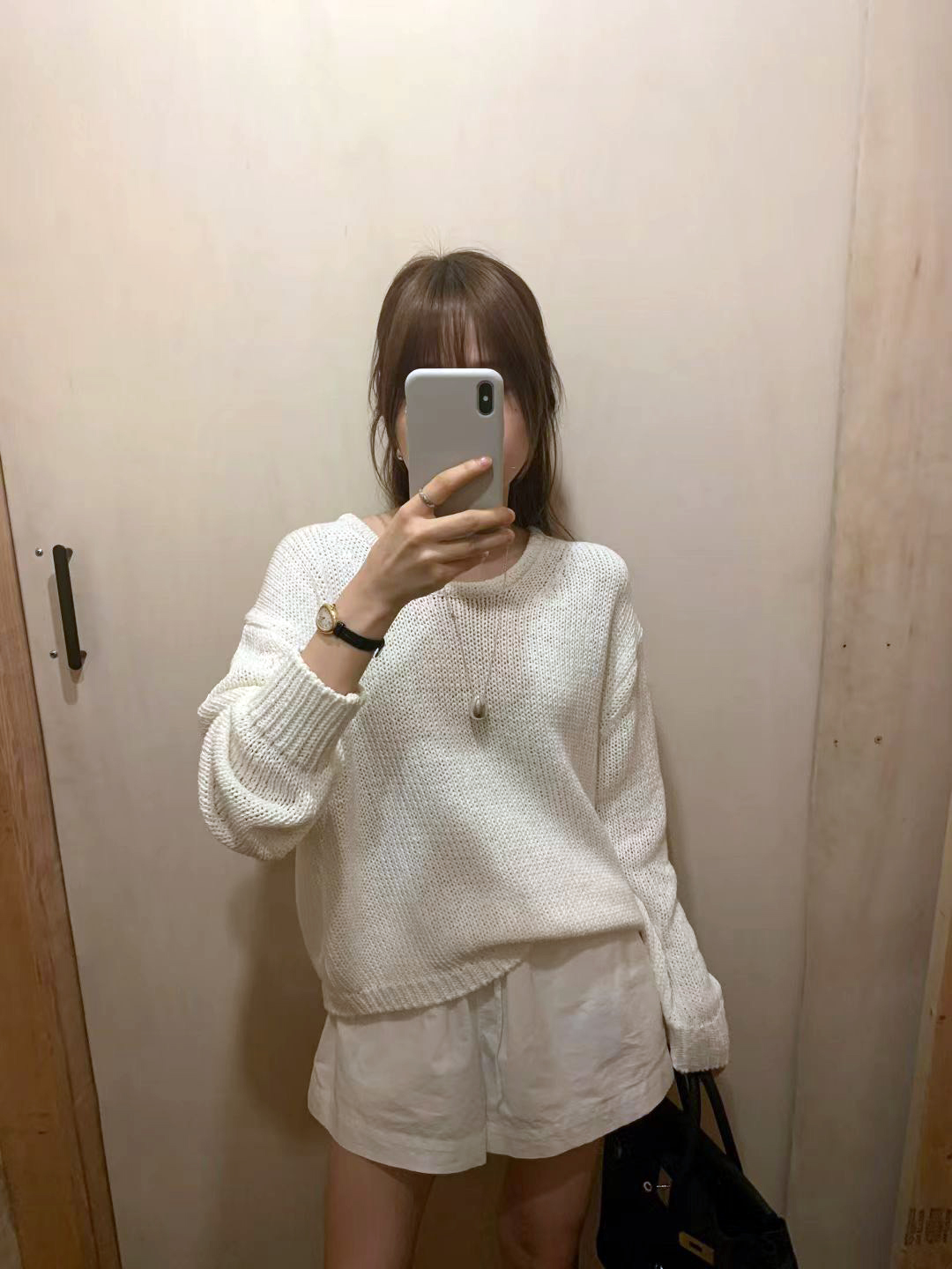 A16.顏值家圓領垂墜針織上衣