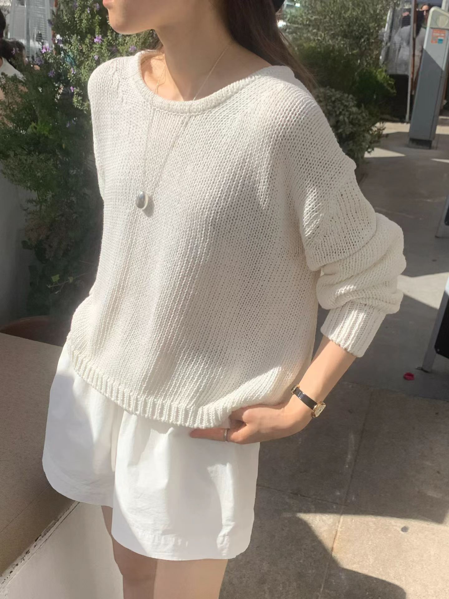 A16.顏值家圓領垂墜針織上衣