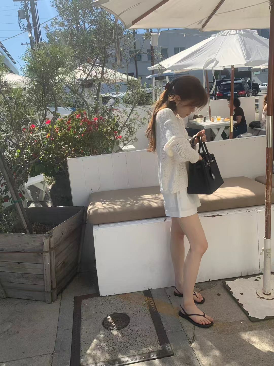 A16.顏值家圓領垂墜針織上衣