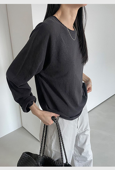 B60.格雷色系薄針織衫