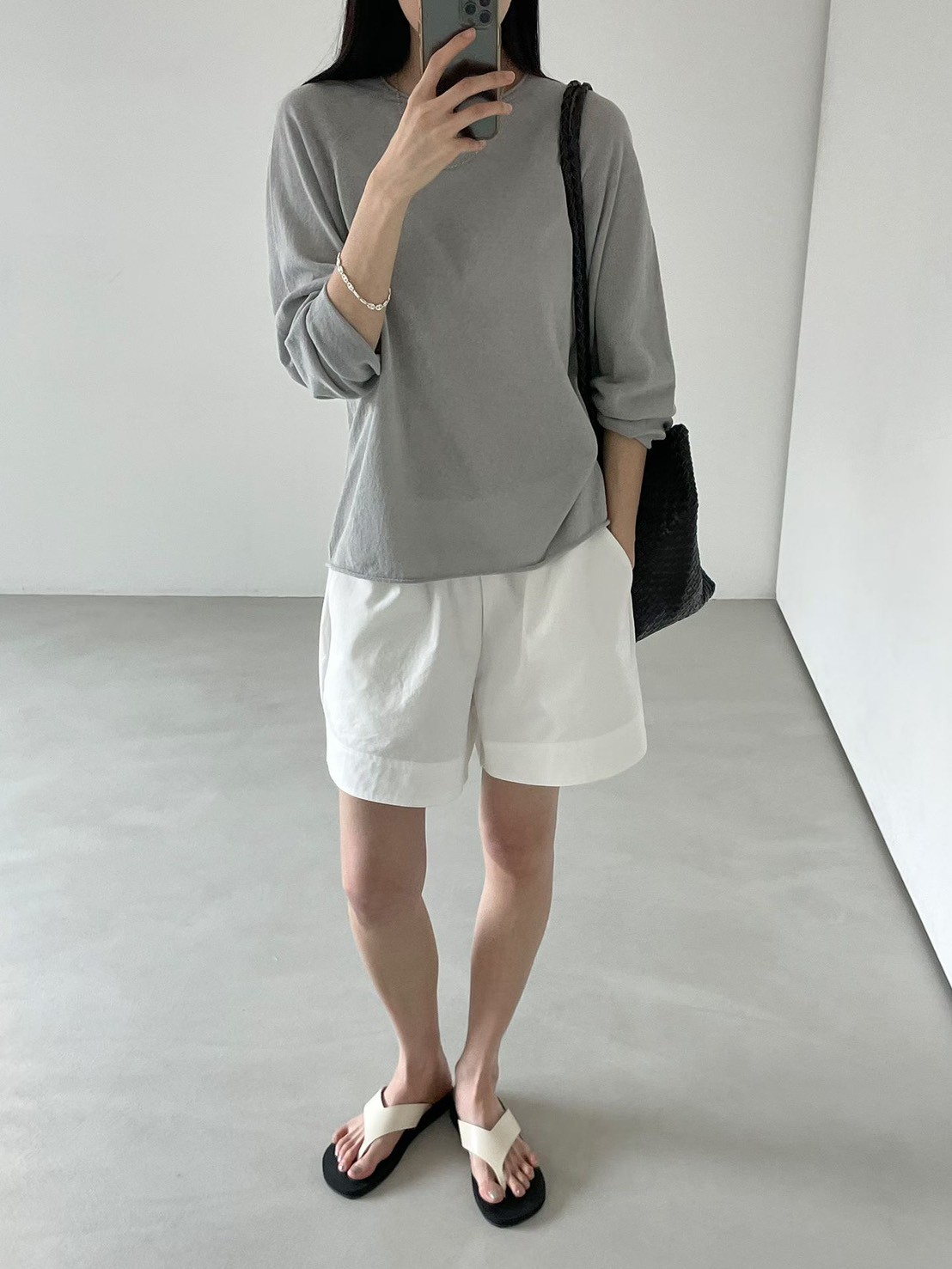 B60.格雷色系薄針織衫