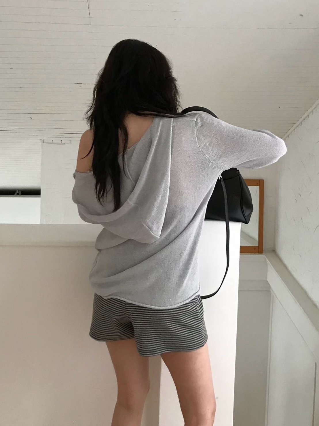 B95.小V家亮眼連帽薄針織衫